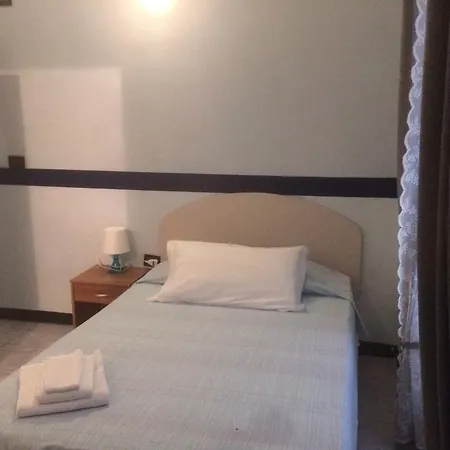 Affittacamere Ruggiero E Di Rosa Guest house 2*